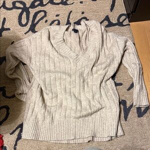 American Eagle Outfitters Ribbed V-Neck Sweater in Light Gray